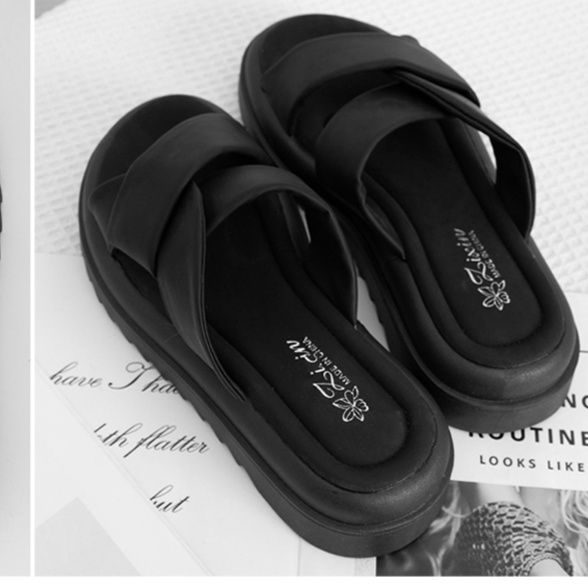 https://fulmo-img-server.com/black-shose/1759197226699_4w2kxkqf_u17tmtyk.jpeg