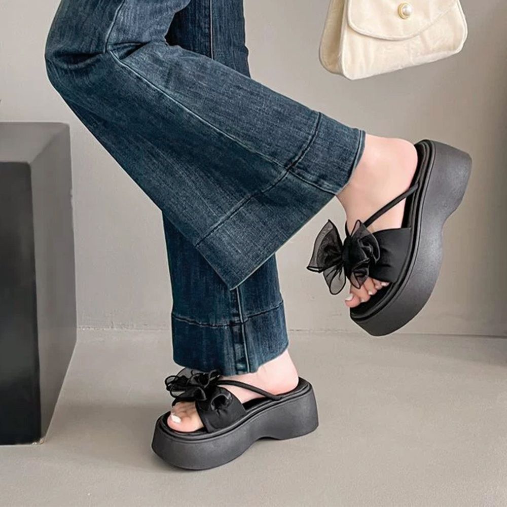 https://fulmo-img-server.com/black-shose/1759197906093_bqq1m7bk_11kb7nbu.jpeg