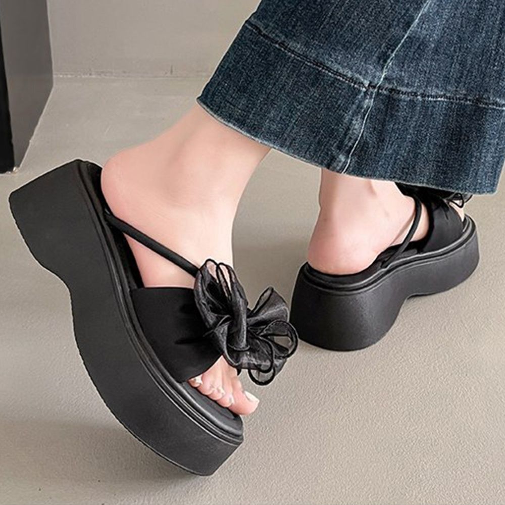 https://fulmo-img-server.com/black-shose/1759197915597_mmrue2uq_sc3ohlg0.jpeg