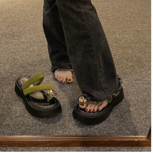 https://fulmo-img-server.com/black-shose/1759199931974_5lgwqy0p_kgaz8ez8.jpeg