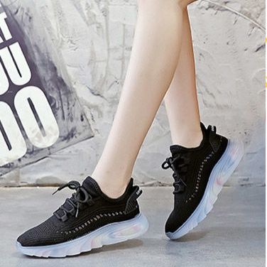黒靴 レディース厚底スニーカー黒四センチソール紐靴美脚効果