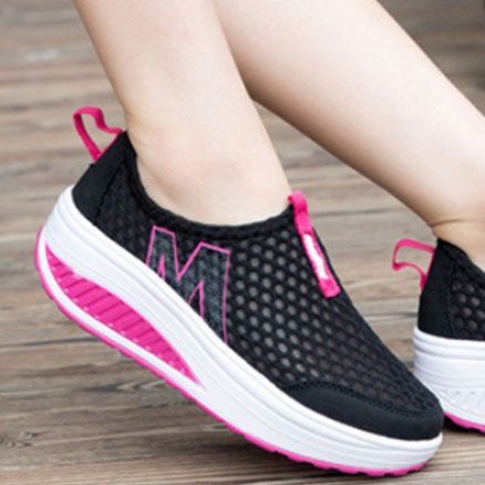 黒靴 通気性抜群メッシュ素材黒スリッポン春夏秋冬対応