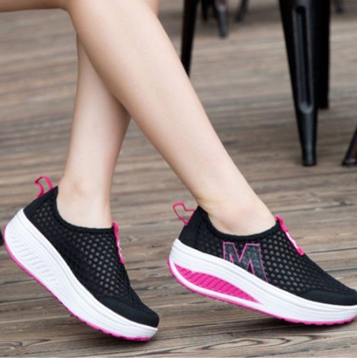 黒靴 通気性抜群メッシュ素材黒スリッポン春夏秋冬対応