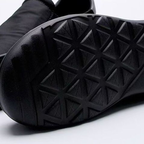 https://fulmo-img-server.com/black-shose/1779413218169_cy7719rf_u26s70l3.jpeg