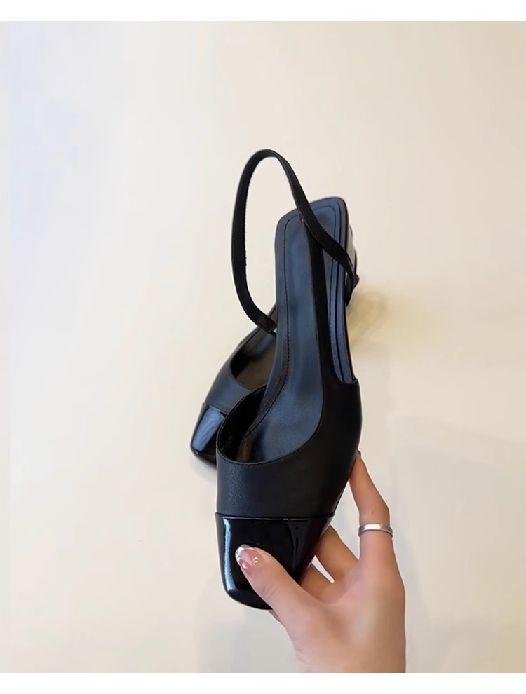 黒靴 スクエアトゥバックストラップサンダル