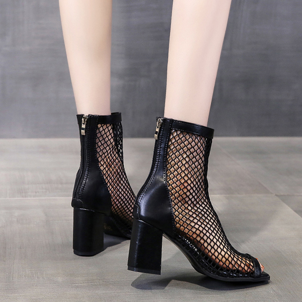 https://fulmo-img-server.com/black-shose/298e05e1-3876-4555-80f3-79ca892c5dca.jpg