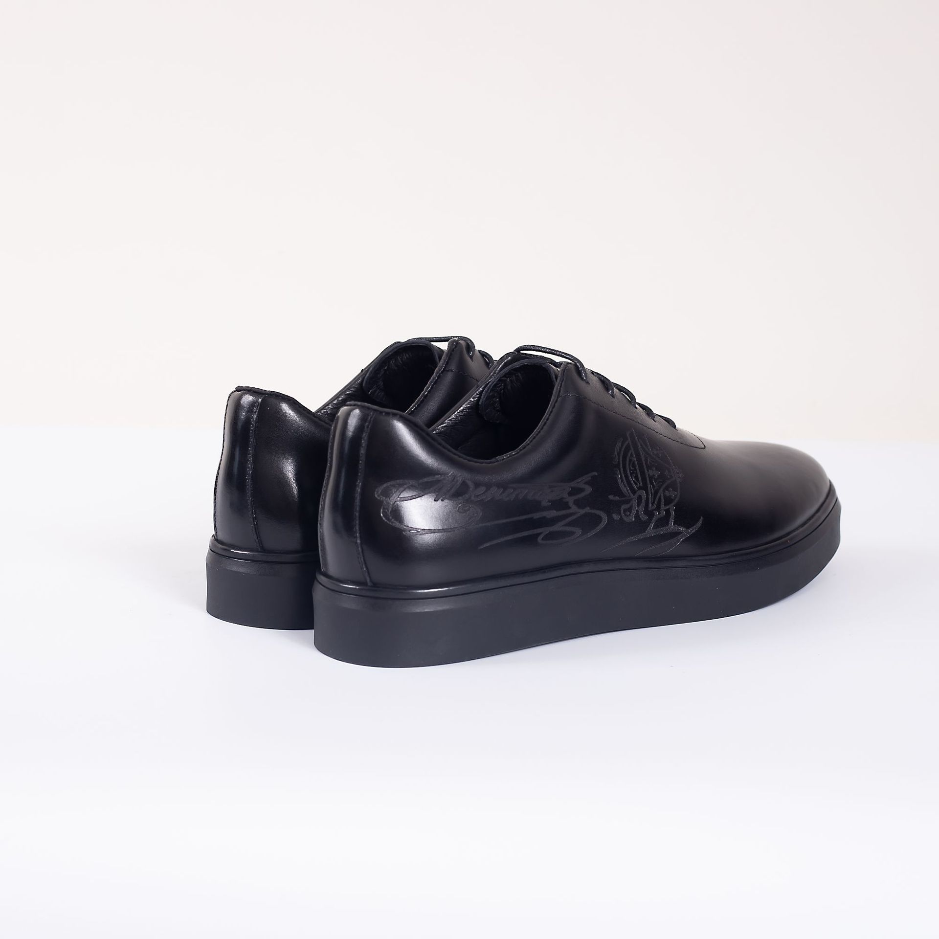 https://fulmo-img-server.com/black-shose/3009da09-4a7d-446b-a903-ab4ea6a66455.jpg