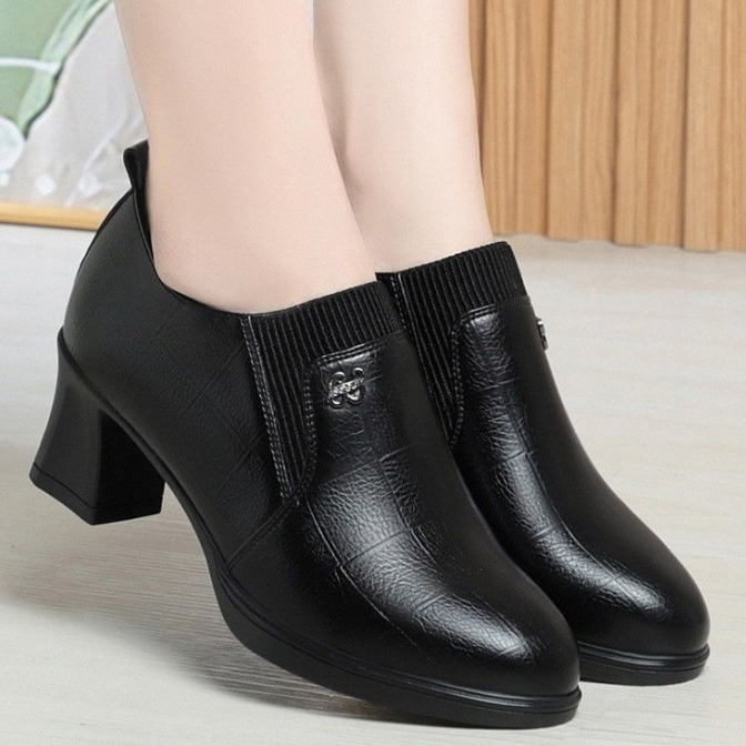 黒靴 2025秋冬新作 レディース ショートブーツ 太ヒール 黒