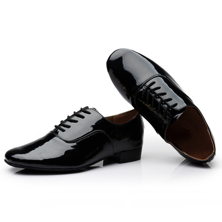 https://fulmo-img-server.com/black-shose/565b7c30-a0f2-49a3-ad74-46c5b488ed6e.jpg