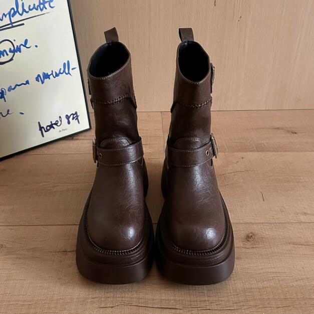 黒靴 秋冬革靴 厚底ショートブーツ ベルト付き