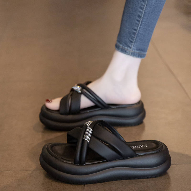 https://fulmo-img-server.com/black-shose/5cffbf21-c8ce-4bbe-9311-75b0db899b1a.jpg