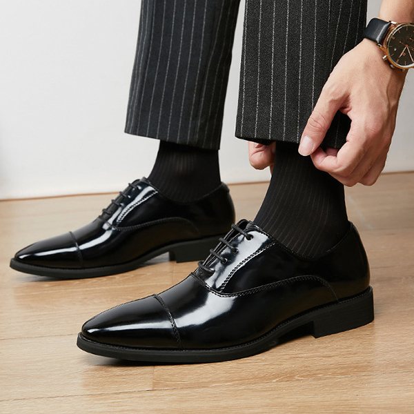 黒靴  紳士用革靴 光沢エナメル調 軽量ビジネスシューズ