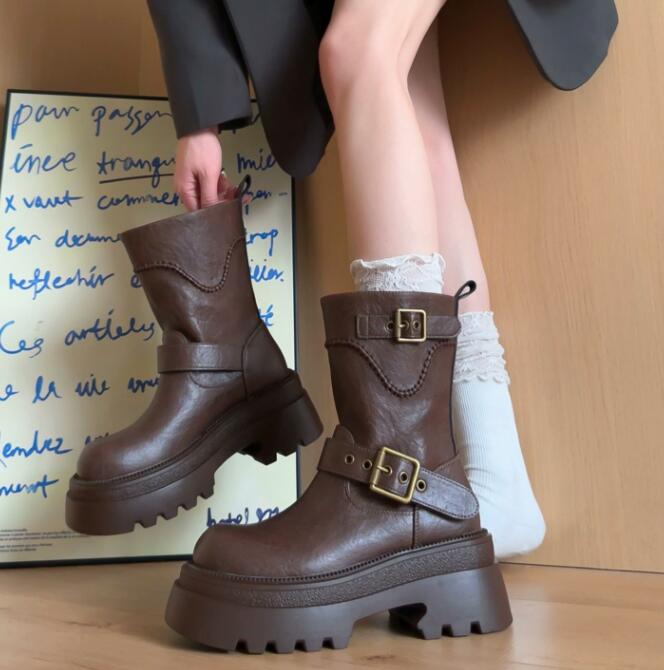 黒靴 秋冬革靴 厚底ショートブーツ ベルト付き