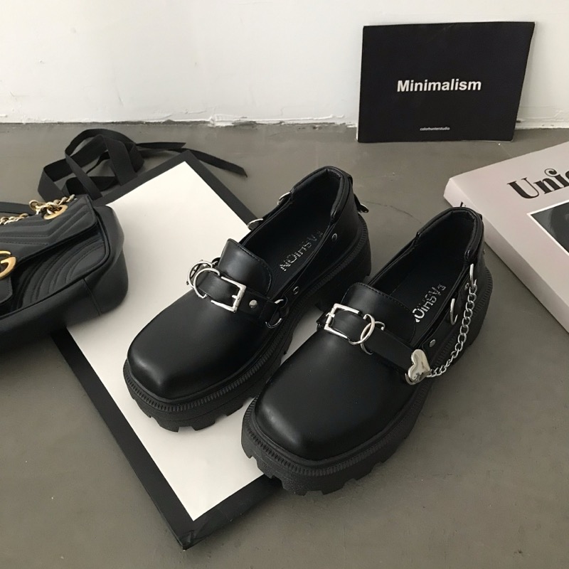 黒靴 厚底チェーン付き革靴 ロンドン風モード系ローファー