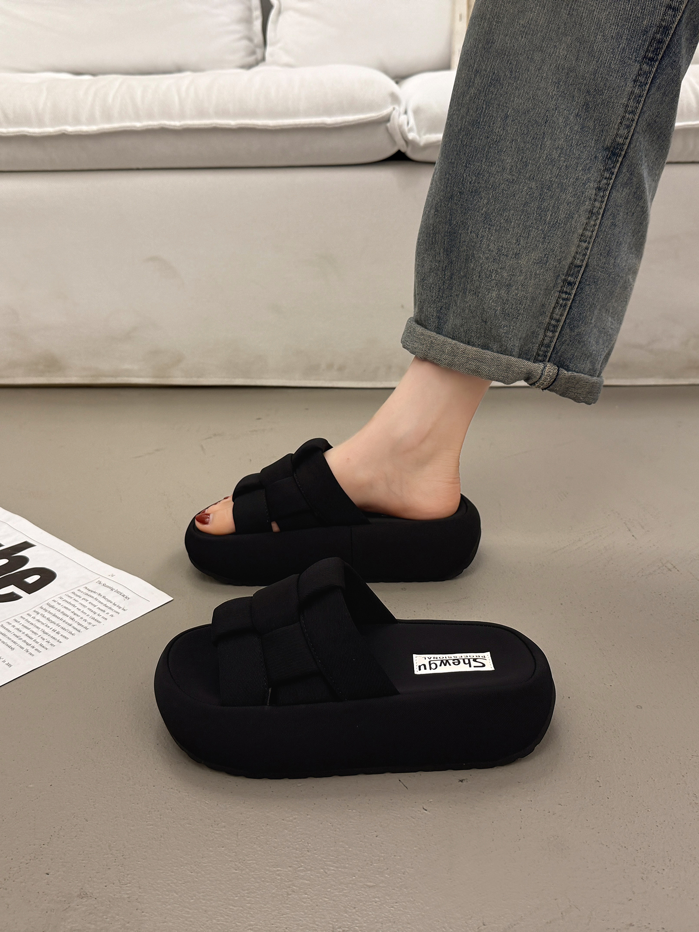 https://fulmo-img-server.com/black-shose/8ad7a4ea-afb2-4fff-8cd4-669470564fa0.jpg