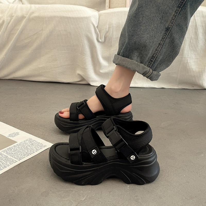 https://fulmo-img-server.com/black-shose/963c45e5-84f6-422f-b764-e34564fb9ff4.jpg
