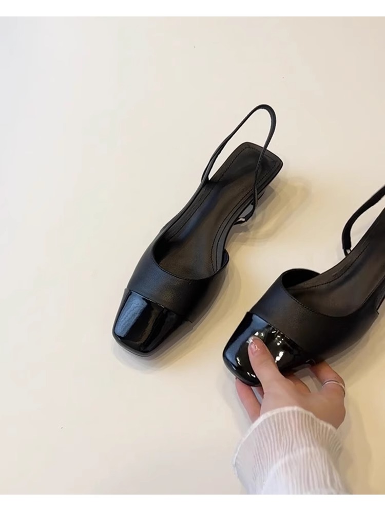 黒靴 スクエアトゥバックストラップサンダル