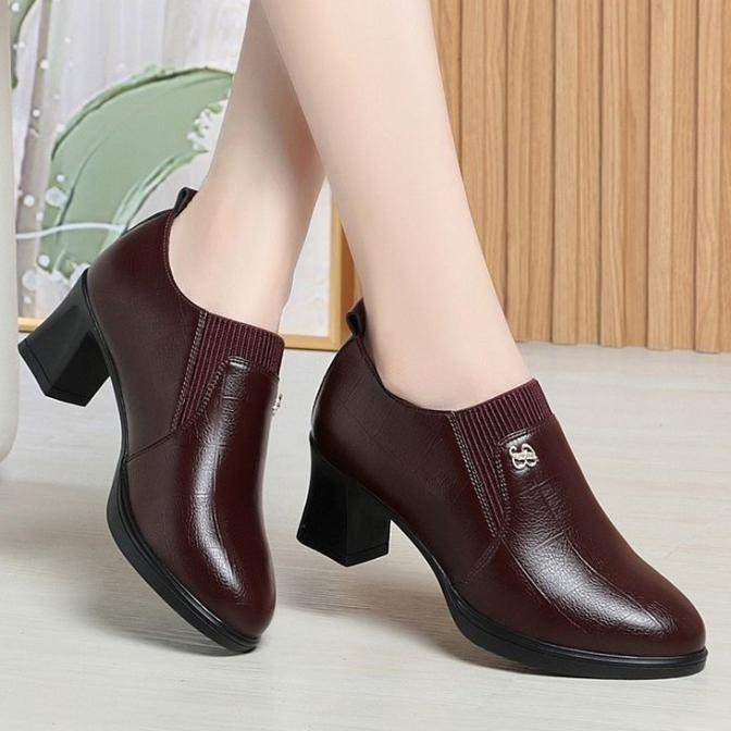 黒靴 2025秋冬新作 レディース ショートブーツ 太ヒール 黒