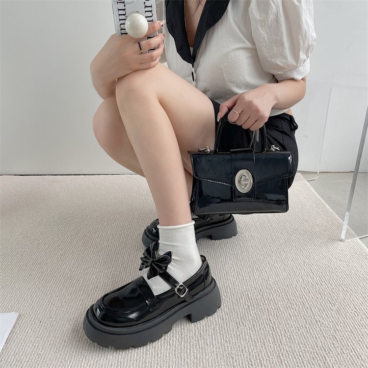 黒靴 厚底革靴ローファー韓国風リボン付き女性用