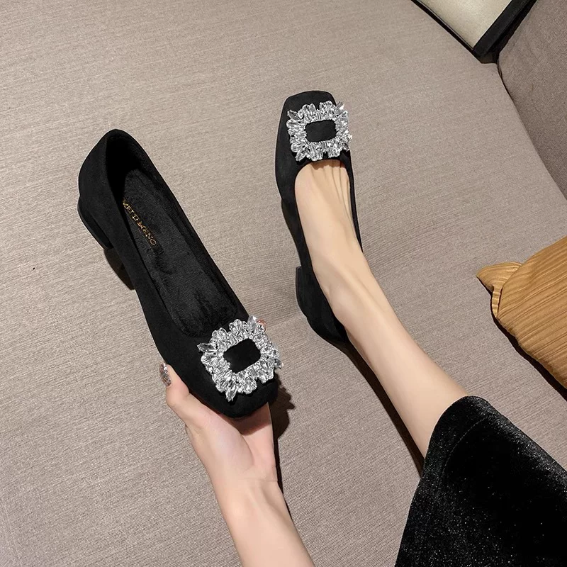 https://fulmo-img-server.com/black-shose/ae094600-68f9-4f64-91ae-a2ea5a923503.jpg