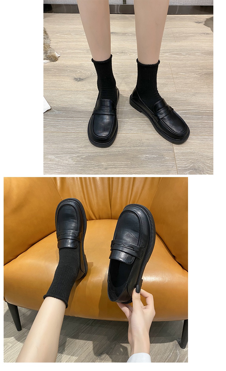 黒靴 クラシック型押しローファー