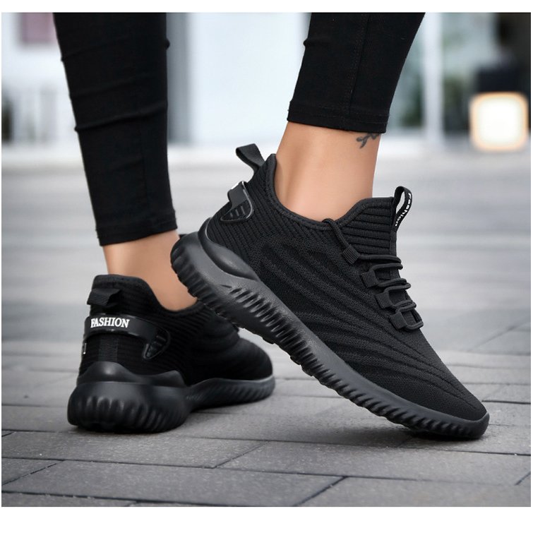 https://fulmo-img-server.com/black-shose/b330dd6e-130c-45c1-998d-4642d5af4476.jpg