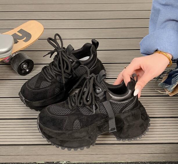 黒靴 秋冬厚底スニーカー 履きやすい運動靴 お出かけ用