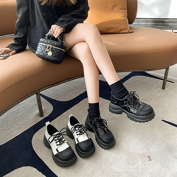 https://fulmo-img-server.com/black-shose/bb6f85c4-451f-477a-9a7c-2978e2df0306.jpg