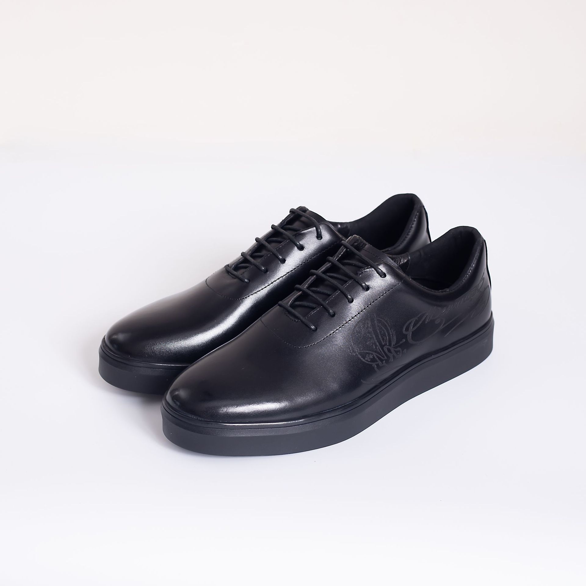 https://fulmo-img-server.com/black-shose/bc7de581-0076-44ab-825d-0f21fb0030bc.jpg