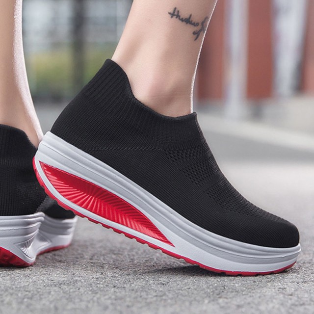 黒靴 厚底黒スニーカー女性用軽量運動靴男女兼用