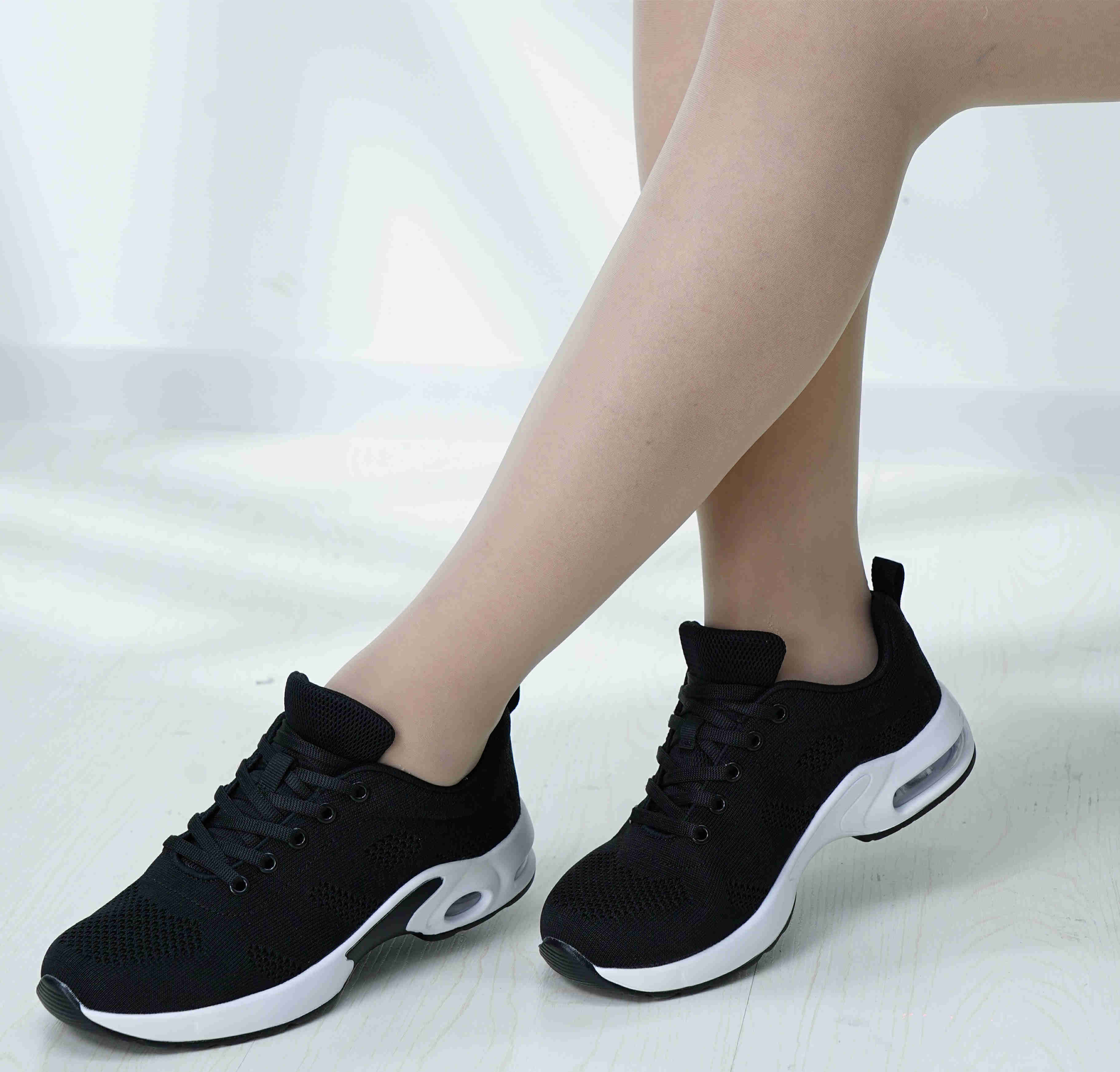 https://fulmo-img-server.com/black-shose/c694d3b6-0b33-44e7-88ce-8a8178356ec1.jpg