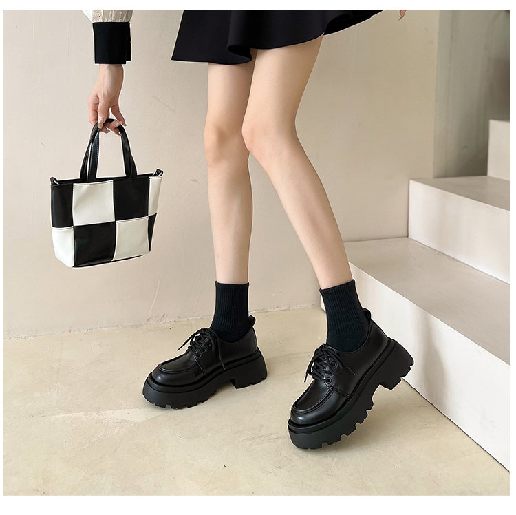 https://fulmo-img-server.com/black-shose/c791ad78-9ea5-409e-b851-33add9bd258f.jpg