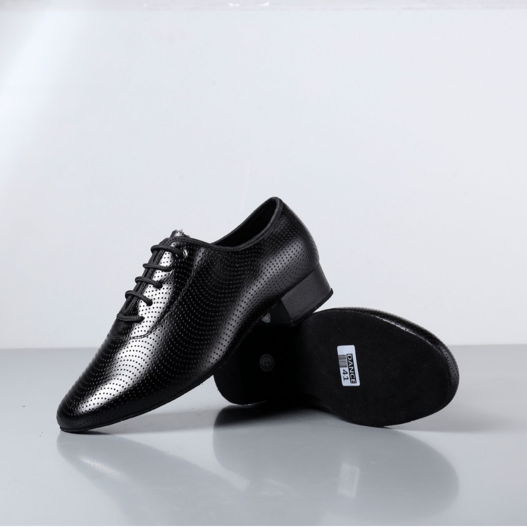 https://fulmo-img-server.com/black-shose/cbf9962a-2634-49a2-a9ed-a3d7ef7679d9.jpg