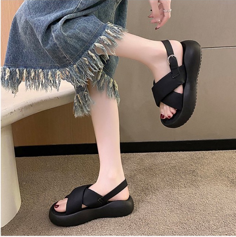https://fulmo-img-server.com/black-shose/df3344a8-4c61-4926-9dd9-cb2fd9f9d59f.jpg
