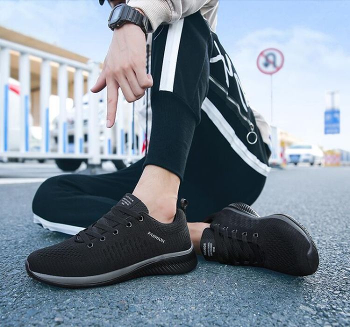 https://fulmo-img-server.com/black-shose/e6b00b1d-ec7d-4a28-8cbe-0385f5b6c5c8.jpg
