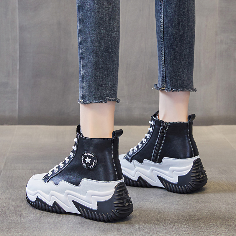 黒スニーカー 厚底ソール波型設計ハイカット運動靴