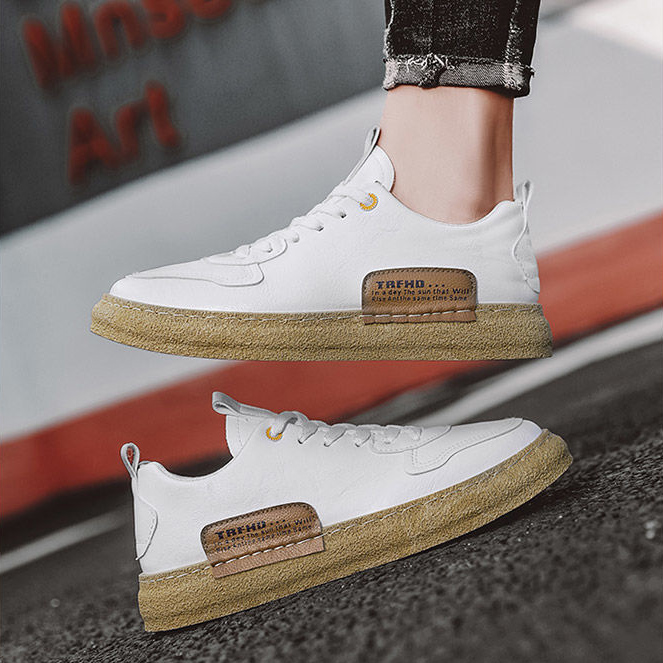 https://fulmo-img-server.com/black-sneaker-factory/0d5c103c-2911-44a1-a9c2-1487c346e03b.jpg