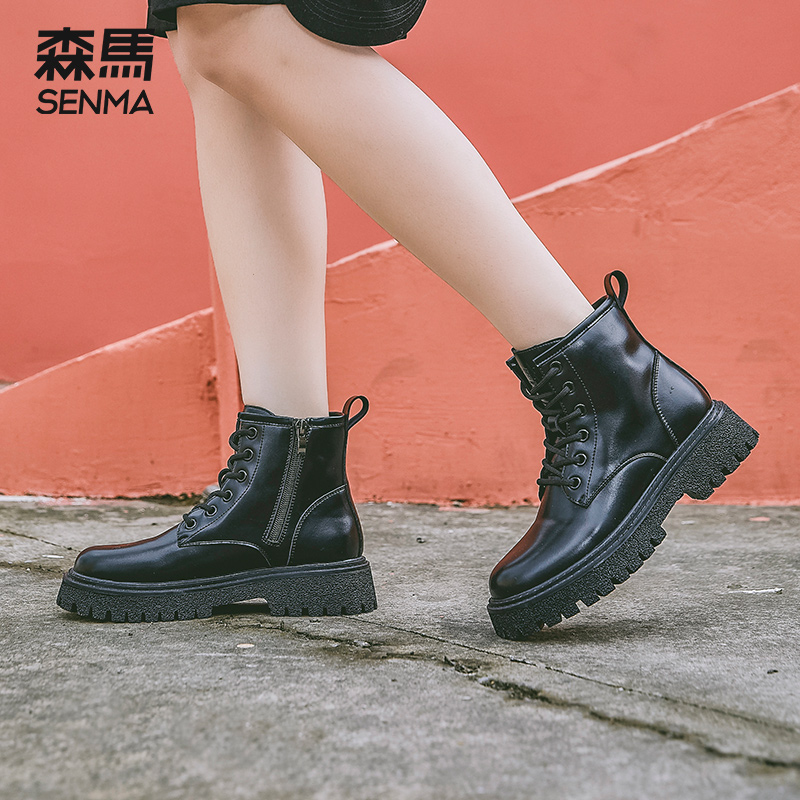 黒スニーカー エラー