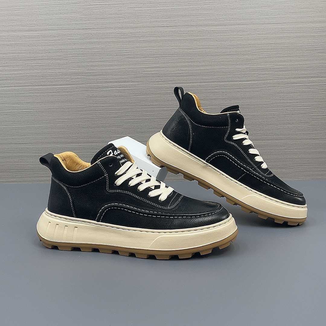 黒スニーカー やわらかソール ハイカットスニーカー