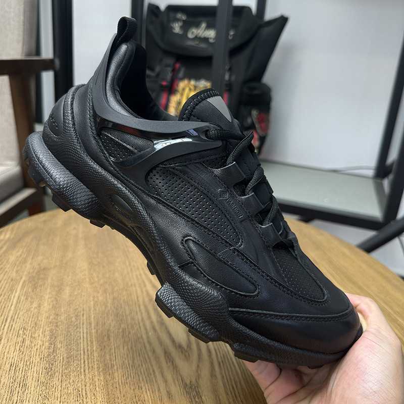 快適な歩行感で一日中疲れ知らず！毎日履きたくなる黒靴おすすめ5選