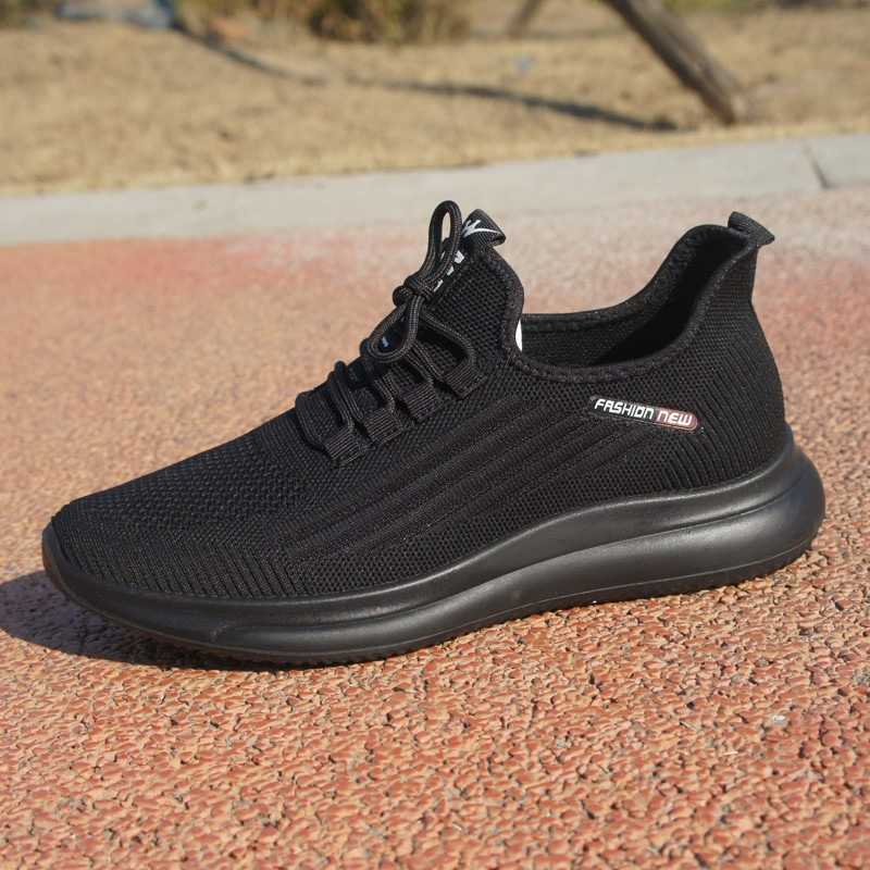 黒スニーカー 通気メッシュ軽量スニーカー
