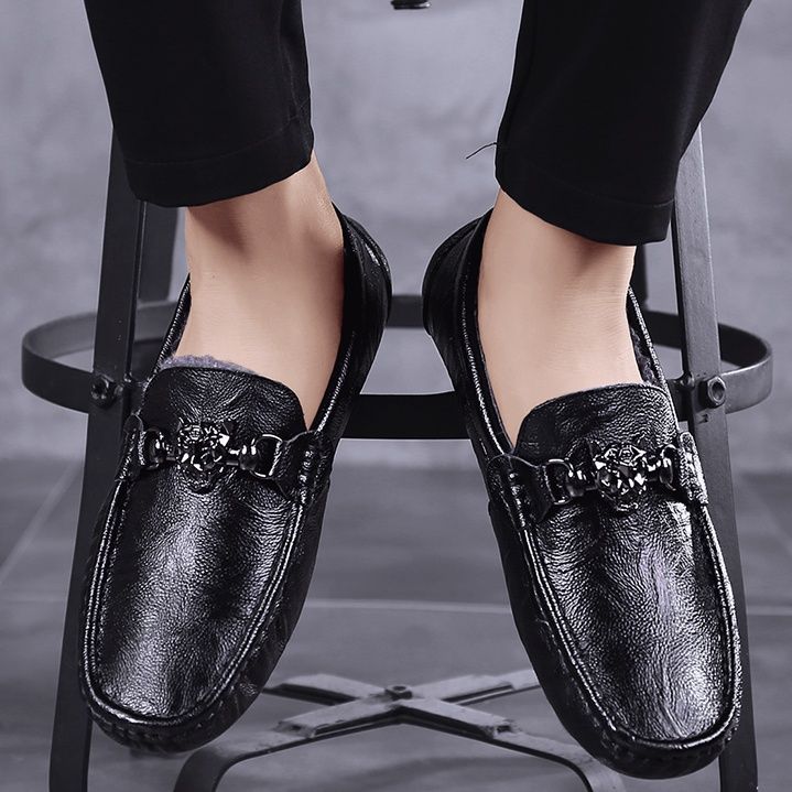 https://fulmo-img-server.com/black-sneaker-factory/1756638617775_00lw0en3_i8evddiu.jpeg