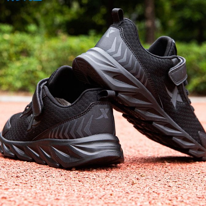 https://fulmo-img-server.com/black-sneaker-factory/1756678814228_y6g1nd5v_aehgmk9a.jpeg