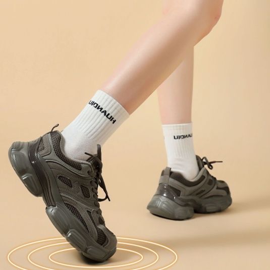 https://fulmo-img-server.com/black-sneaker-factory/1756892789517_mh24s56f_oqxgpwy1.jpeg