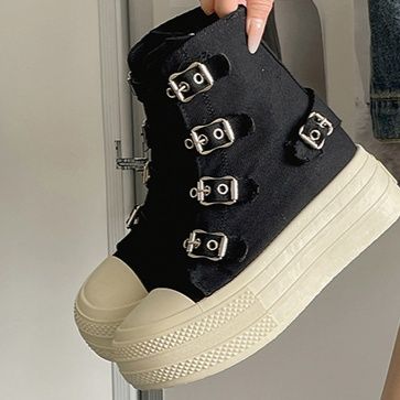 黒スニーカー バックルハイカットスニーカー