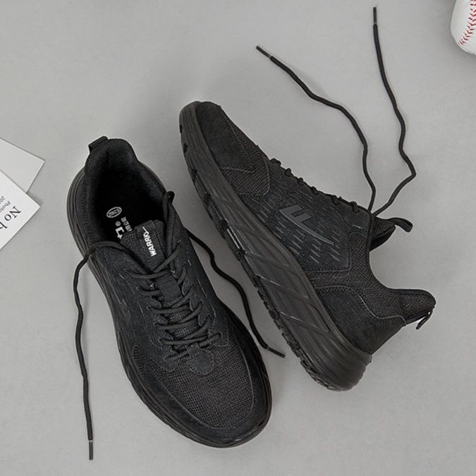 https://fulmo-img-server.com/black-sneaker-factory/1757112350734_q8e48wjo_913jpago.jpeg