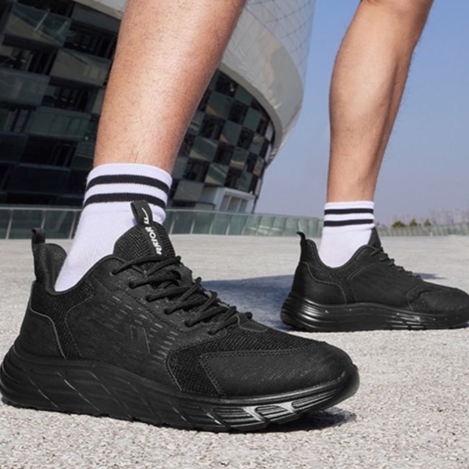 https://fulmo-img-server.com/black-sneaker-factory/1757112384156_7mhagmvg_3qr2yqxu.jpeg