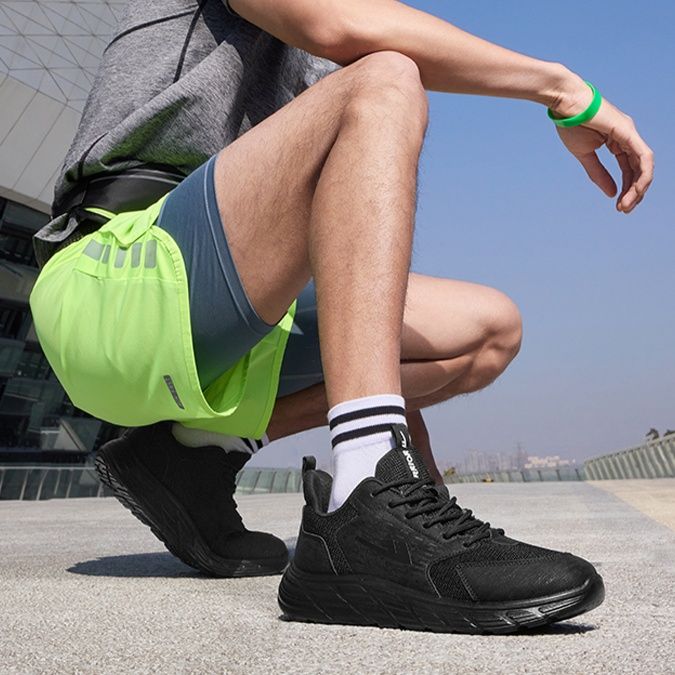 https://fulmo-img-server.com/black-sneaker-factory/1757112414488_fl73lf3o_cs873f52.jpeg