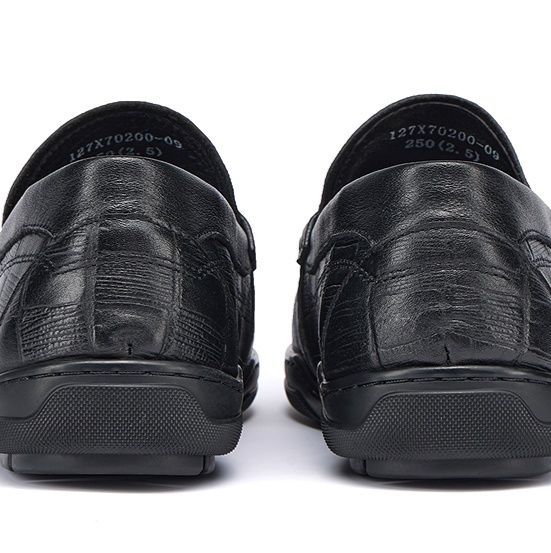 https://fulmo-img-server.com/black-sneaker-factory/1757301805246_gz16pklh_hz392lau.jpeg