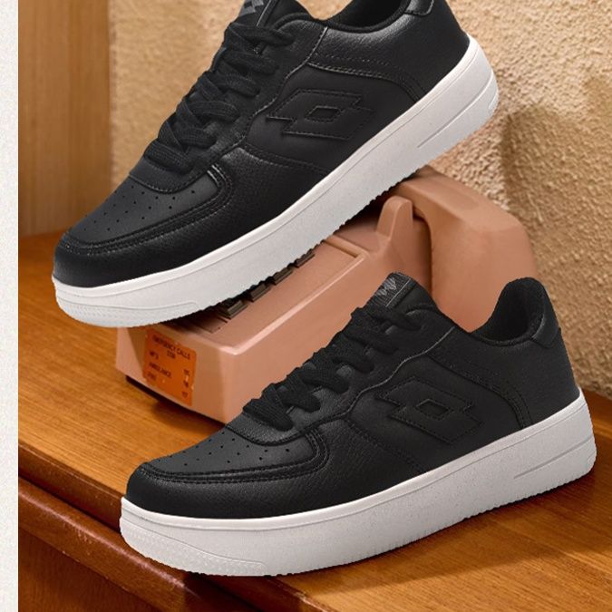 https://fulmo-img-server.com/black-sneaker-factory/1757503846081_8119itbu_b4cpcrdm.jpeg
